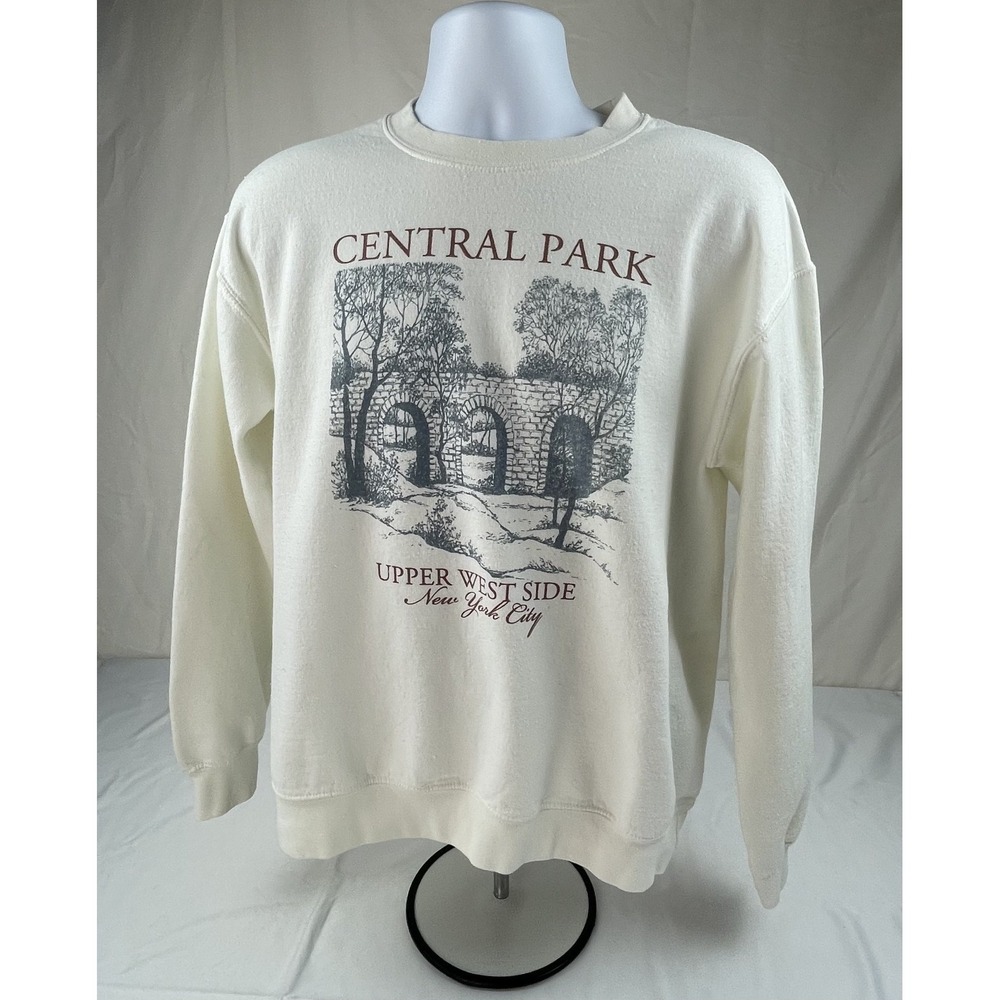 Golden Hour Central Park NYC Sweatshirt XS S Cream Graphic Pullover Upper West